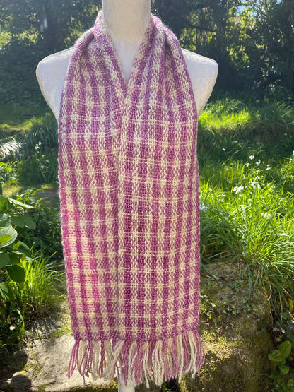 Hand woven houndstooth scarf by Penberth Yarns